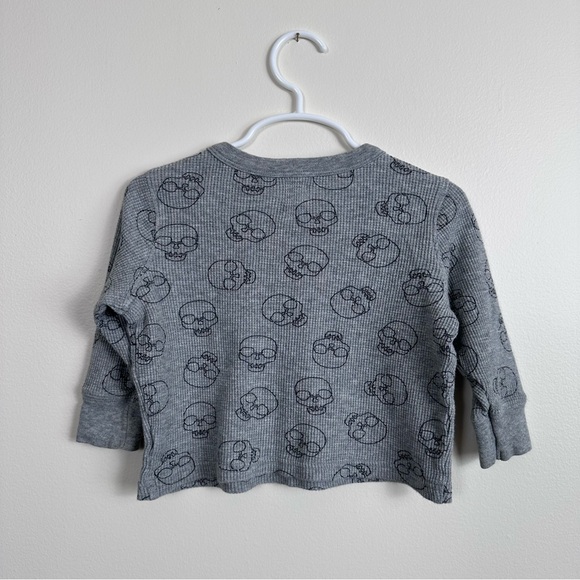 SOLD - Old Navy Grey Waffle Long Sleeve Top - Picture 4 of 7